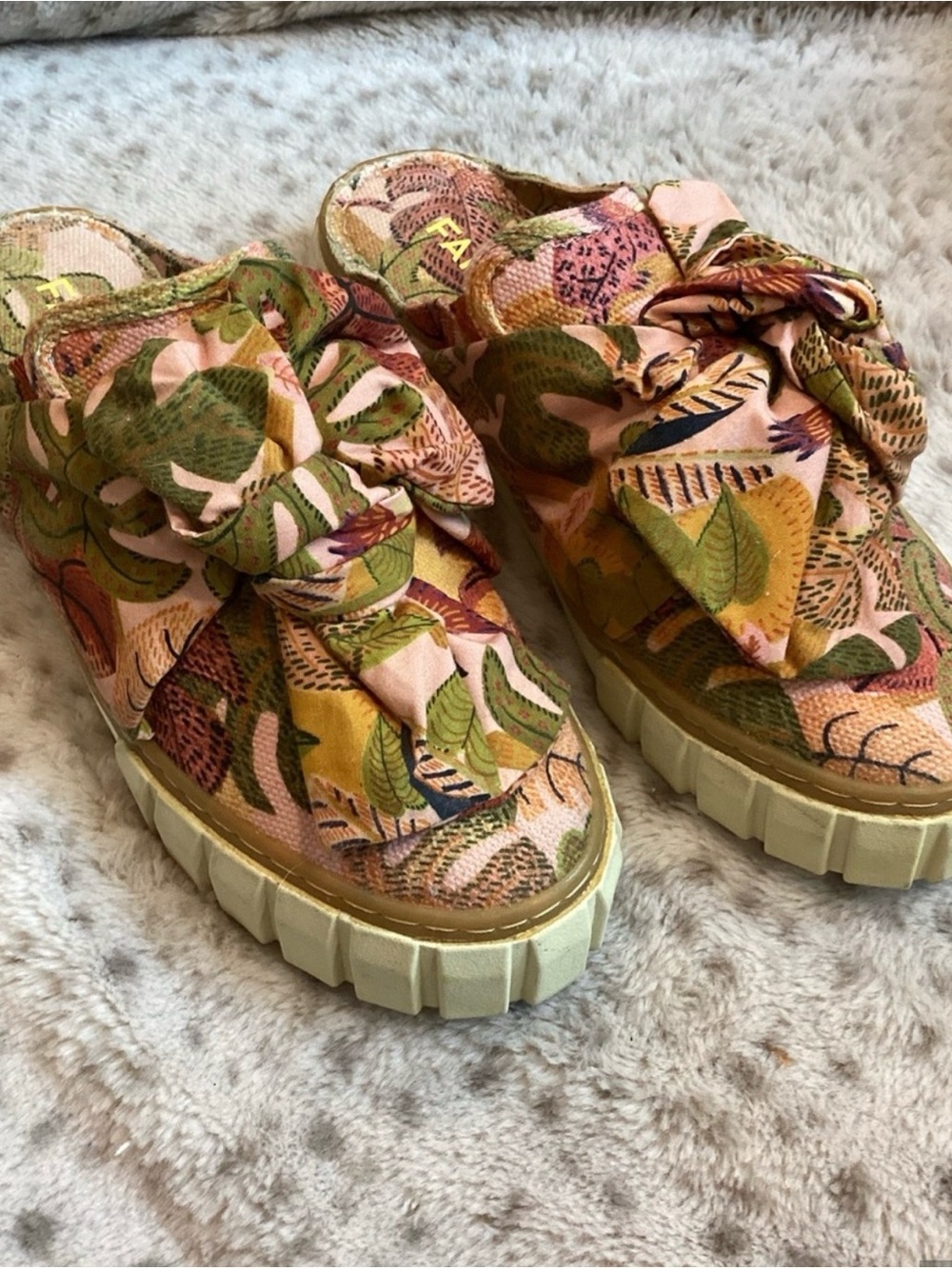 FARM Rio Floral Platform Mules (SZ 9) 🦜 ☀️ - Picture 2 of 5